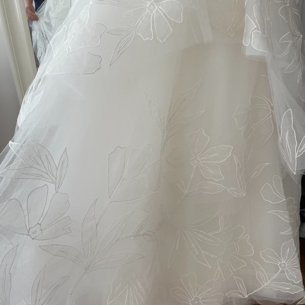 Amsale Wedding Dress - Quinton - Picture 8 of 9